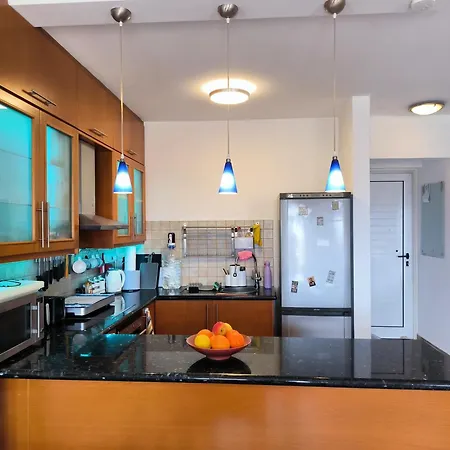 Апартаменты 2 Bed Pool And Sea Views In