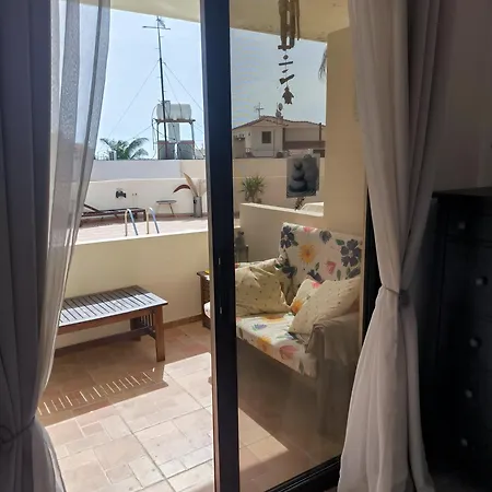 2 Bed Pool And Sea Views In Lägenhet Voroklini