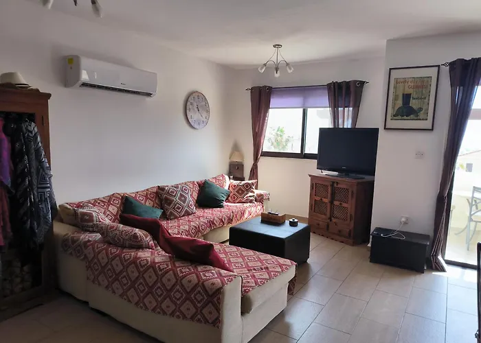 2 Bed Pool And Sea Views In *