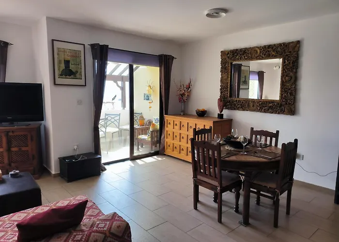 2 Bed Pool And Sea Views In Voroklini