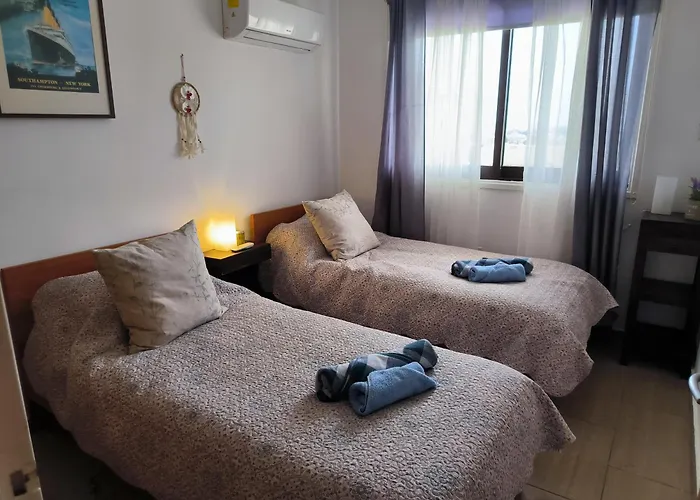 2 Bed Pool And Sea Views In *