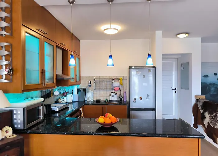 Apartmán 2 Bed Pool And Sea Views In