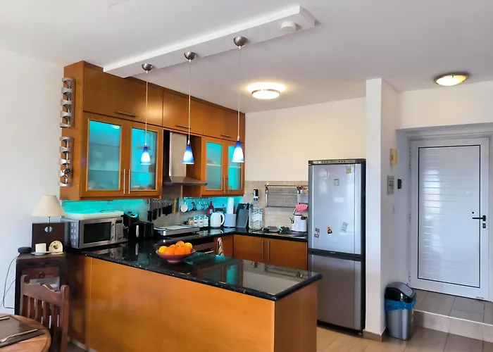 2 Bed Pool And Sea Views In Apartmán